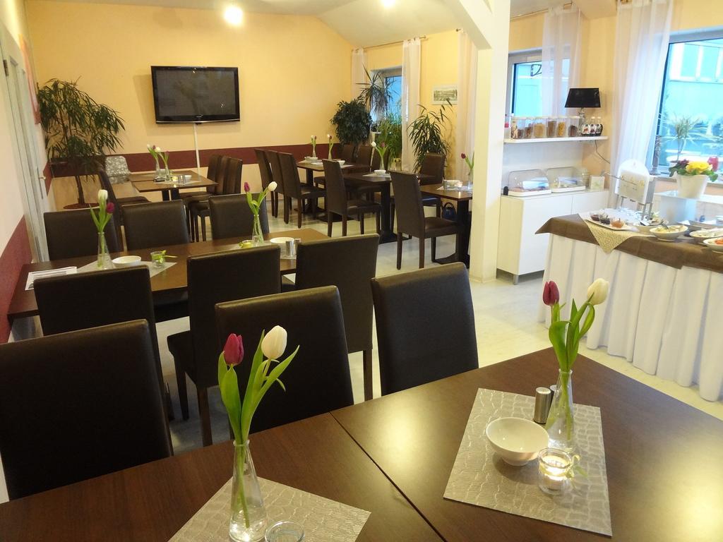 Hotel Amy Регенсбург Экстерьер фото