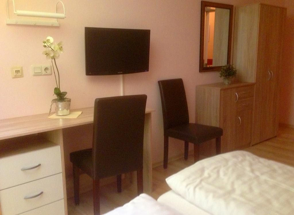 Hotel Amy Регенсбург Экстерьер фото